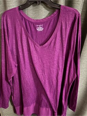 Lane Bryant Metallic Plum V-Neck Long Sleeve Tee